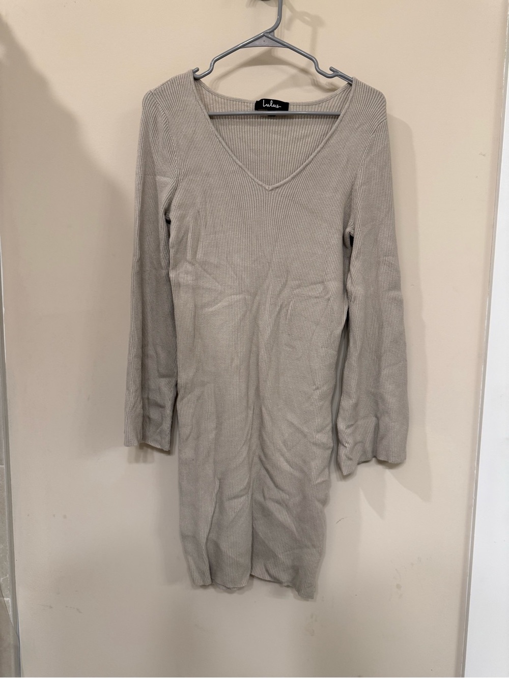 Lulu's Heather Gray/Cream Ribbed V-Neck Long Sleeve Dress